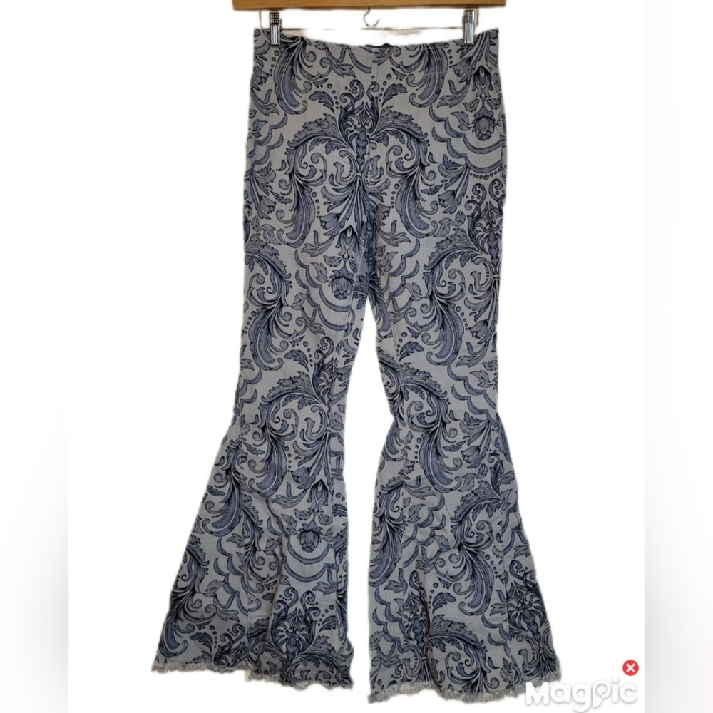 Versona Jeans Blue Floral Paisley Bell Bottom Flare Artsy Funky Jeans Sz 8